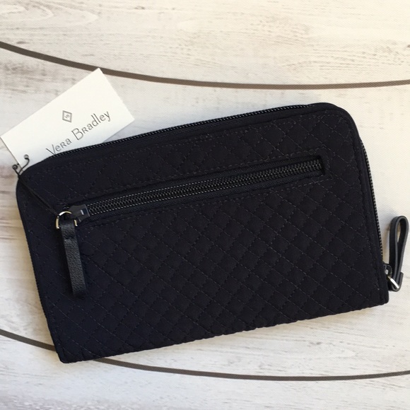 🎉HP🎉Vera Bradley Iconic Turnlock Wallet. - Picture 2 of 8